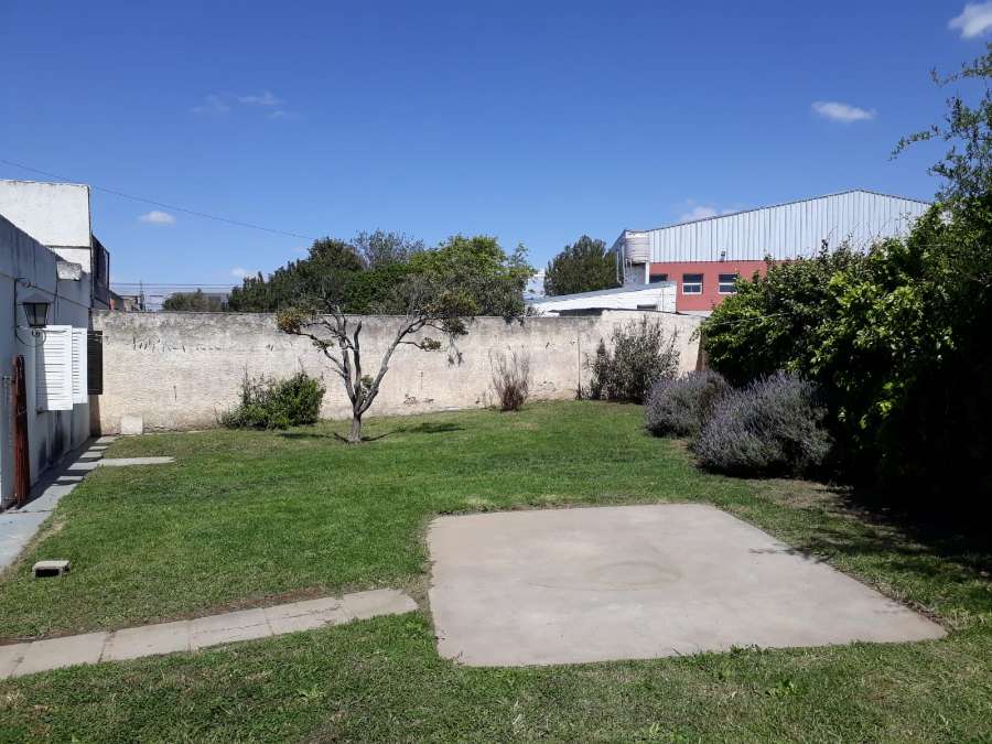 Vendo Casa En Barrio Bimaco - Casa en Venta en Río Cuarto con 3 dorm., 412 m2 cubiertos y 180 m2 totales - imagen 11