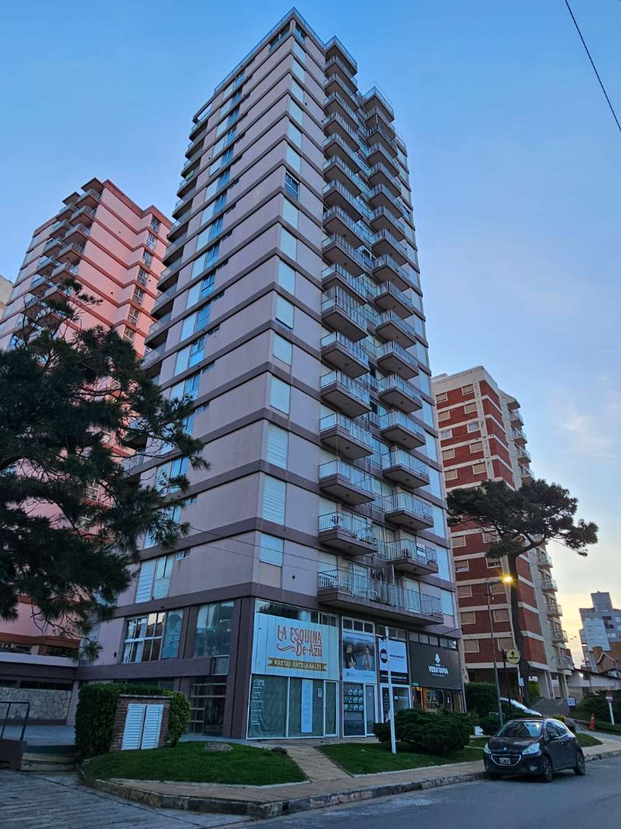 Casa en Venta en Pinamar con · dueño directo · 2 dorm · cochera · 70 m² de lote - Imagen 4