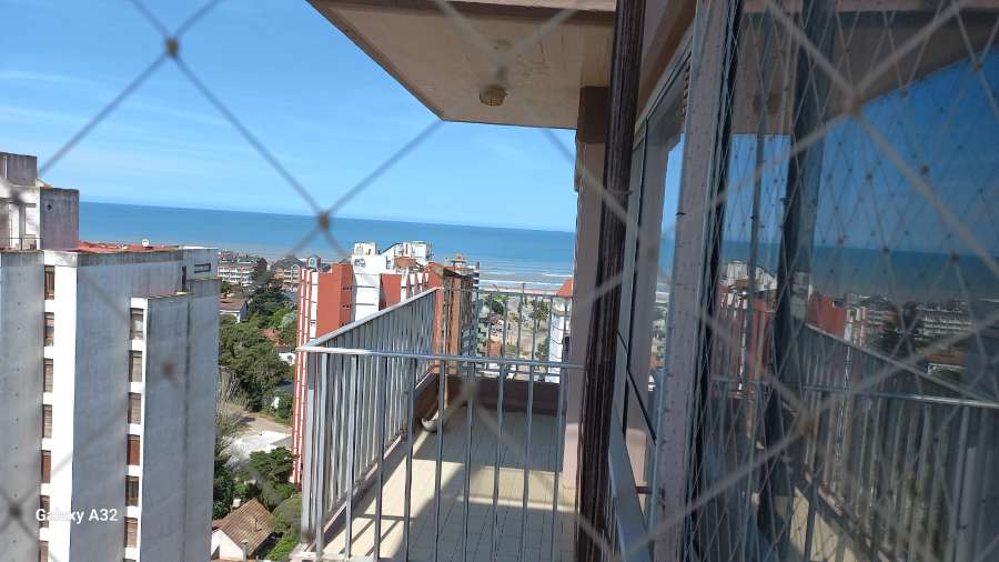 Casa en Venta en Pinamar con · dueño directo · 2 dorm · cochera · 70 m² de lote - Imagen 2