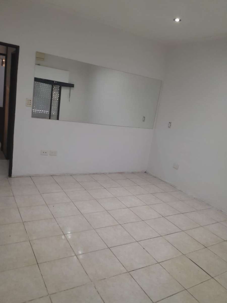 Galpón en alquiler en Tablada, Buenos Aires, 300 m2 con montacargas - Imagen 5