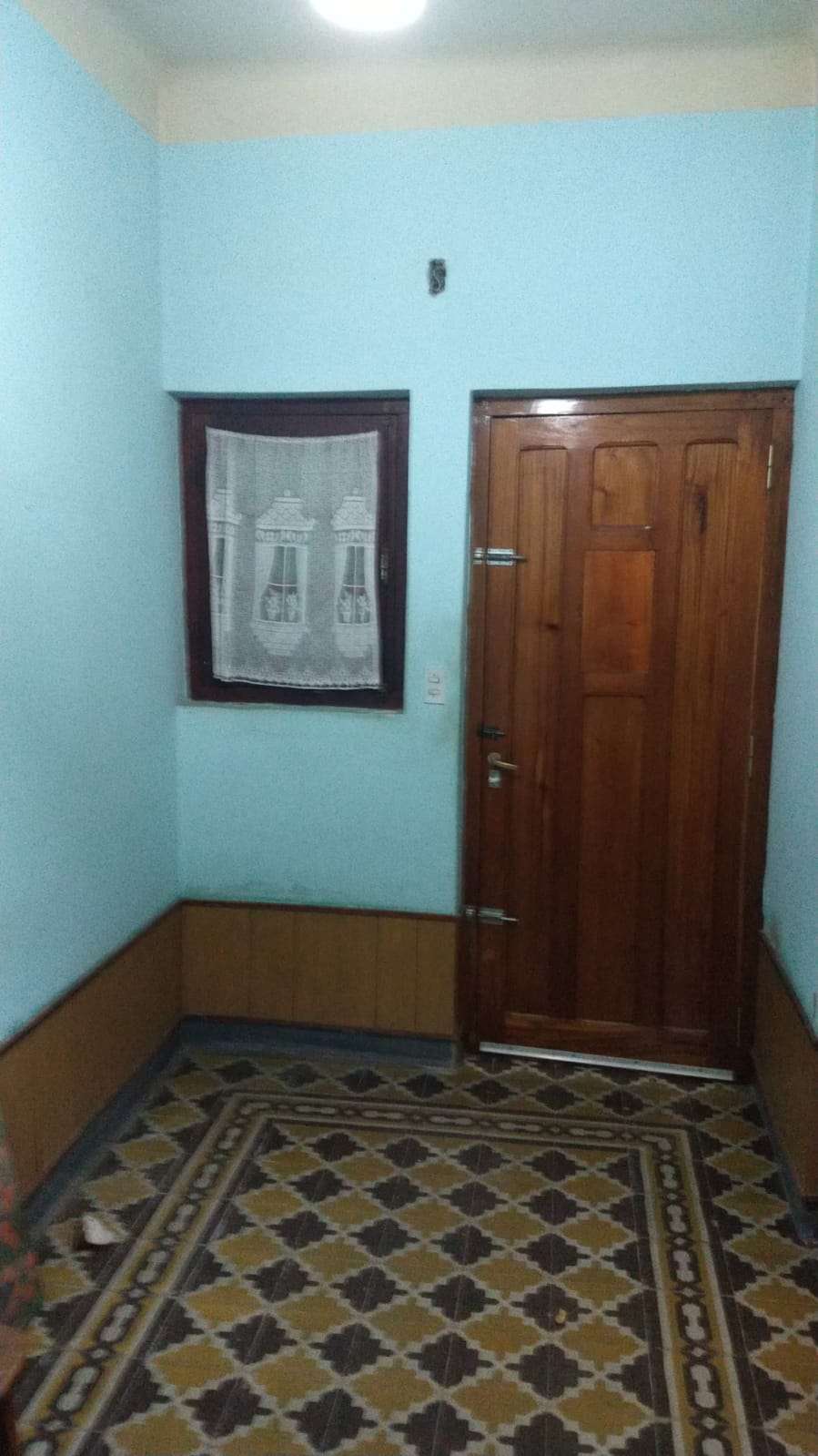 Casa en venta en San Luis, con 4 ambientes, patio y 2 cocheras - Imagen 5