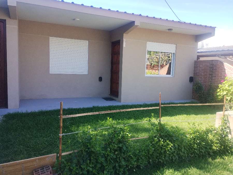 Casa En Alquiler Temporario En Santa Clara Del Mar, Buenos Aires, 3 Ambientes - Casa en Temporario en Santa Clara Del Mar con 2 dorm., 3 amb., 70 m2 cubiertos y 90 m2 totales - imagen 8