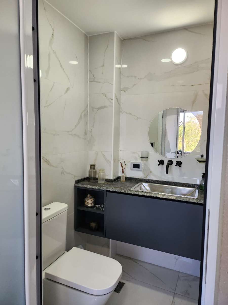 Casa En Venta En Barrio Thompson, Paran, Con Piscina Y Cochera Doble - Casa en Venta en Paraná con 2 dorm., 5 amb., 144 m2 cubiertos y 97 m2 totales - imagen 6