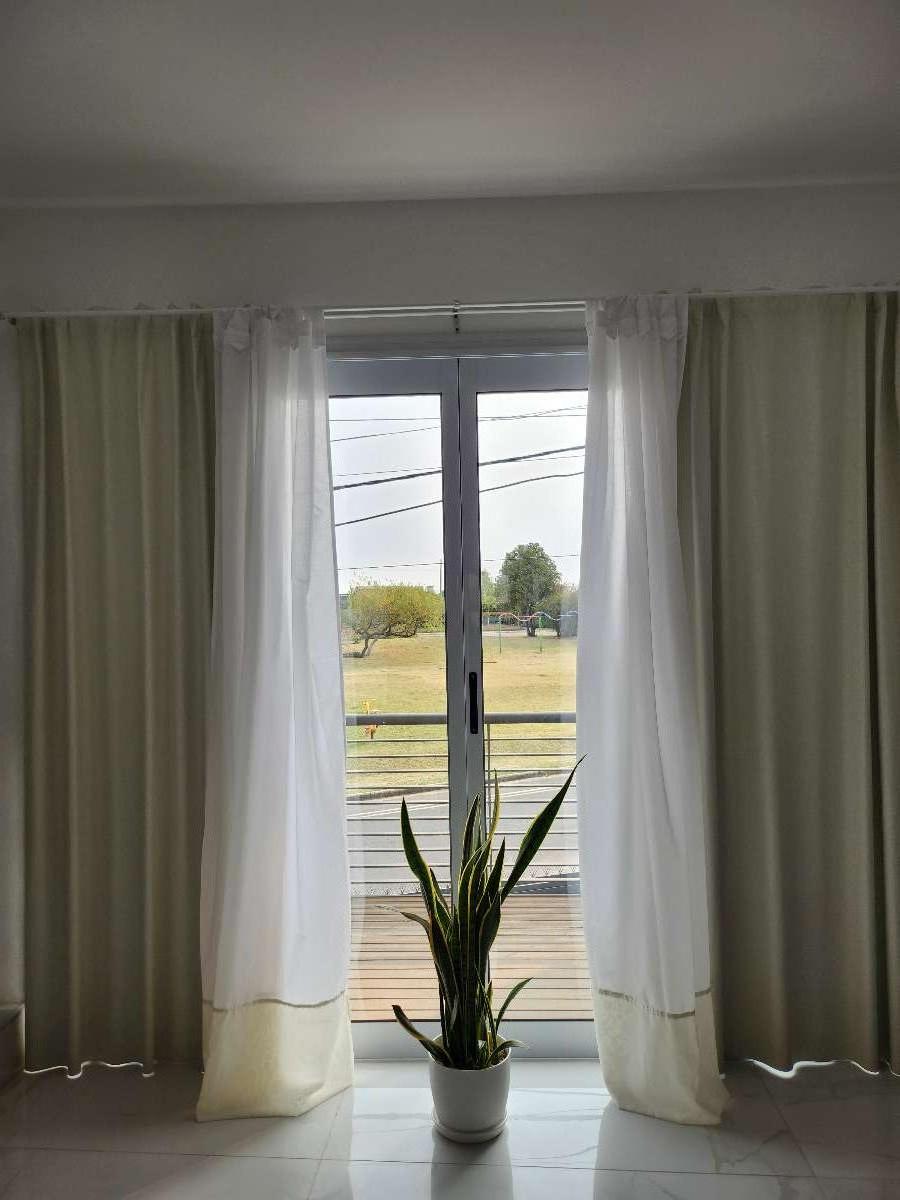 Comprar Casa en Paraná · dueño directo · 2 dorm · 2 cocheras · 97 m² de lote - Imagen 1