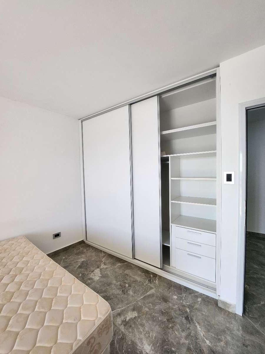 Casa En Venta En Barrio Thompson, Paran, Con Piscina Y Cochera Doble - Casa en Venta en Paraná con 2 dorm., 5 amb., 144 m2 cubiertos y 97 m2 totales - imagen 14