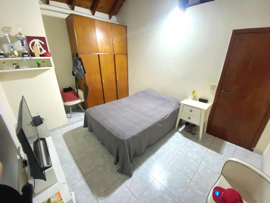 Casa En Venta En Temperley, Buenos Aires, 6 Ambientes Y 3 Baos - Casa en Venta en Temperley con 4 dorm., 6 amb., 200 m2 cubiertos y 390 m2 totales - imagen 24