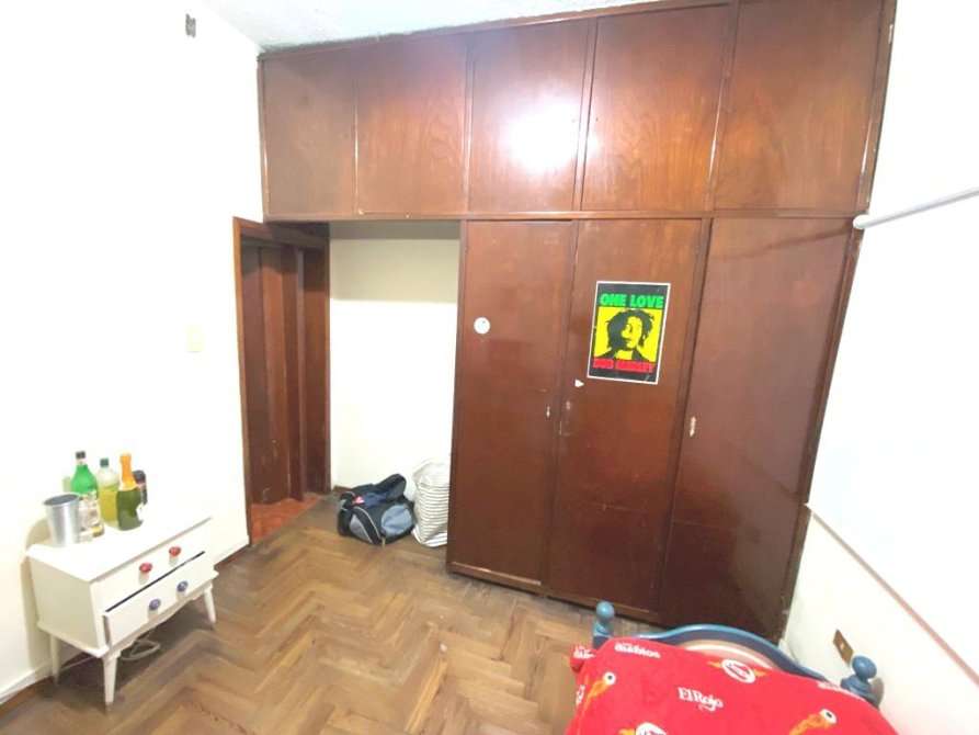 Casa En Venta En Temperley, Buenos Aires, 6 Ambientes Y 3 Baos - Casa en Venta en Temperley con 4 dorm., 6 amb., 200 m2 cubiertos y 390 m2 totales - imagen 13