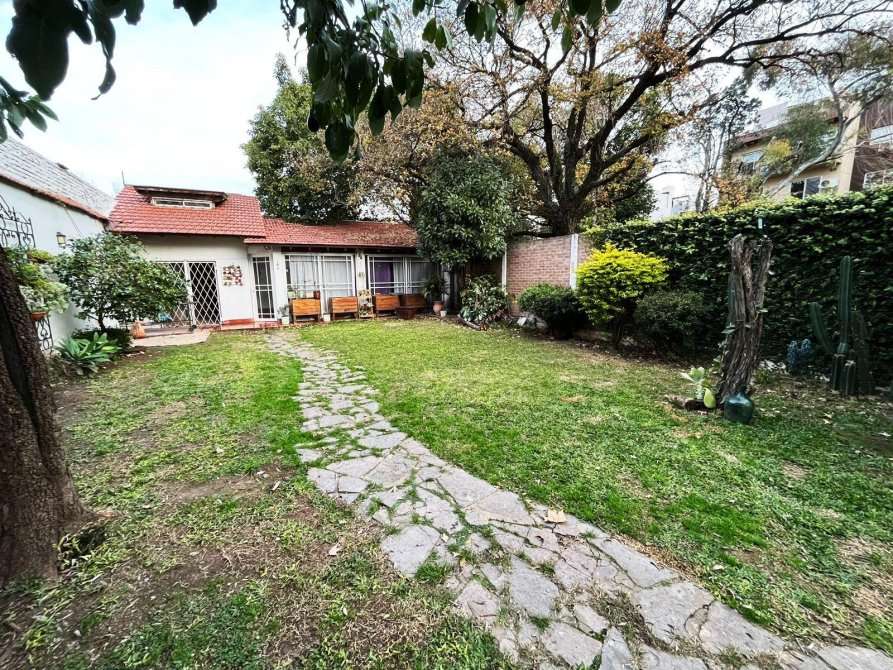 Casa En Venta En Temperley, Buenos Aires, 6 Ambientes Y 3 Baos - Casa en Venta en Temperley con 4 dorm., 6 amb., 200 m2 cubiertos y 390 m2 totales - imagen 23