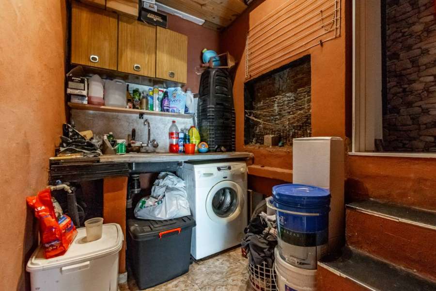 Casa En Venta En Vlez Sarsfield, Caba, 5 Ambientes Y 4 Dormitorios - Casa en Venta en Velez Sarsfield con 4 dorm., 5 amb., 89 m2 cubiertos y 92 m2 totales - imagen 3
