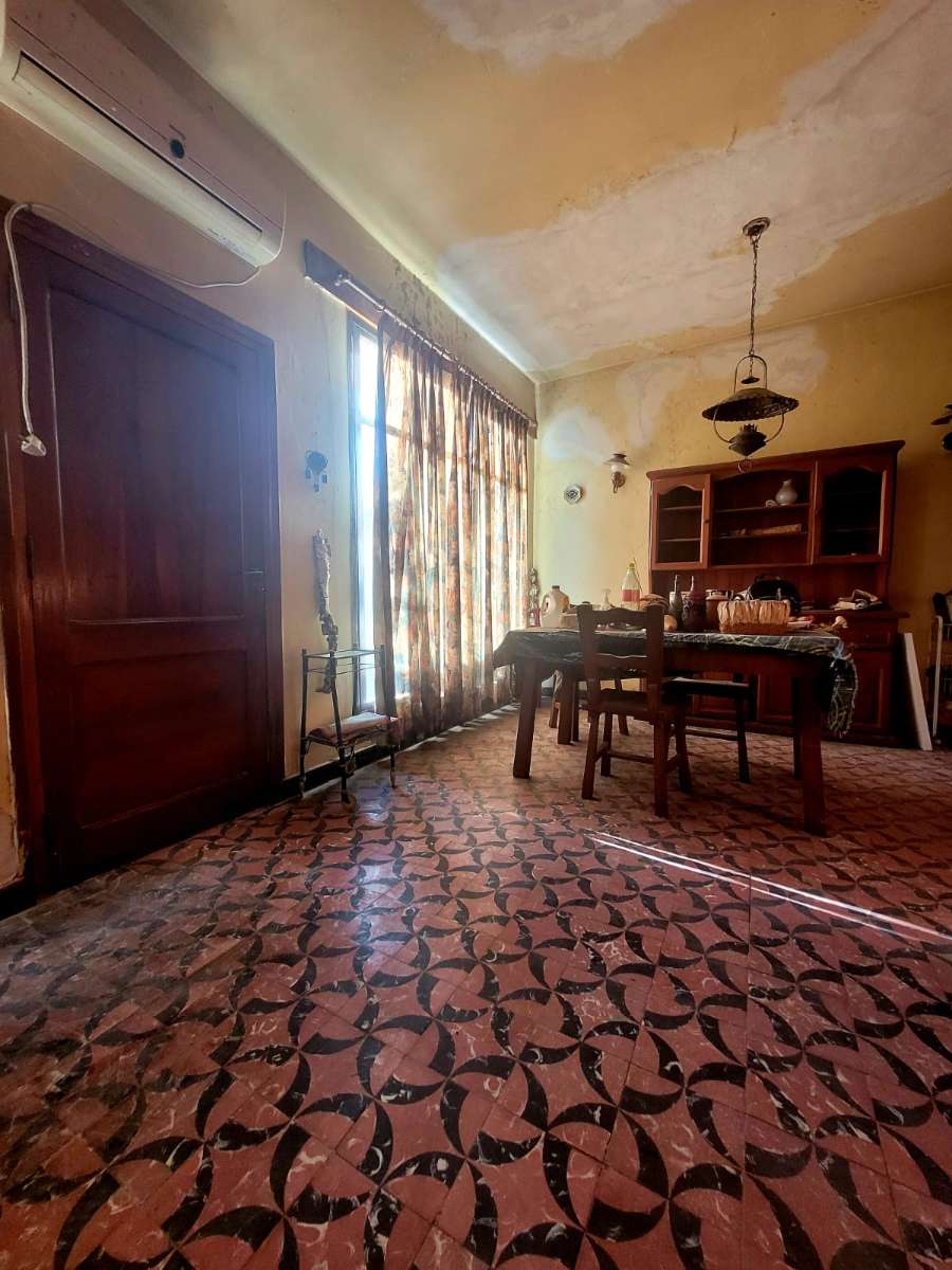 Excelente Casa en Villa Mercedes en Venta · dueño directo · 3 dorm · cochera · 401,12 m² de lote - Imagen 4