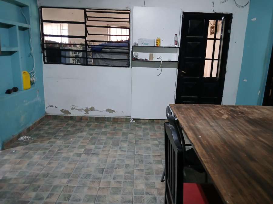 Casa en alquiler en Monte Grande, Buenos Aires, 1 ambiente y 1 dormitorio - Imagen 2
