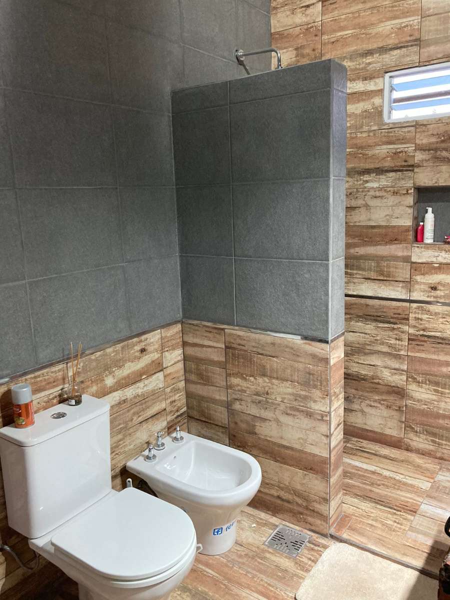Casa En Temporario En La Plata, Buenos Aires, Con Pileta Y Parrilla - Casa en Temporario en La Plata con 2 dorm. y 180 m2 cubiertos - imagen 9