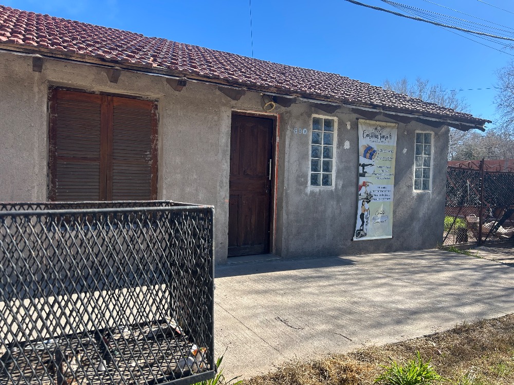 Casa en venta en Villa Mercedes, San Luis, con 2 dormitorios y cochera - Imagen 1