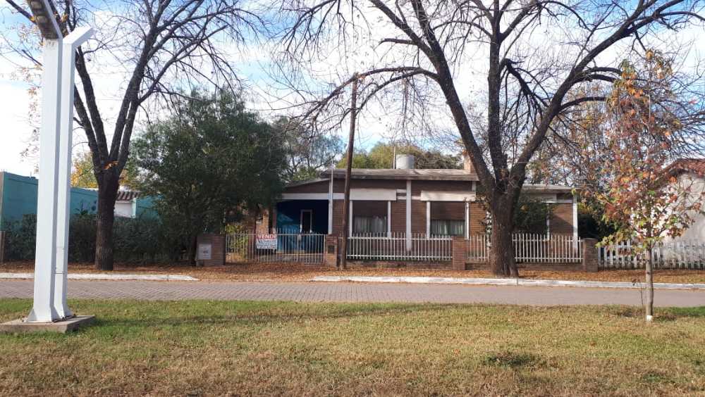 Casa única en Villa Rumipal en Venta · dueño directo · 2 dorm · cochera · 632 m² de lote - Imagen 1
