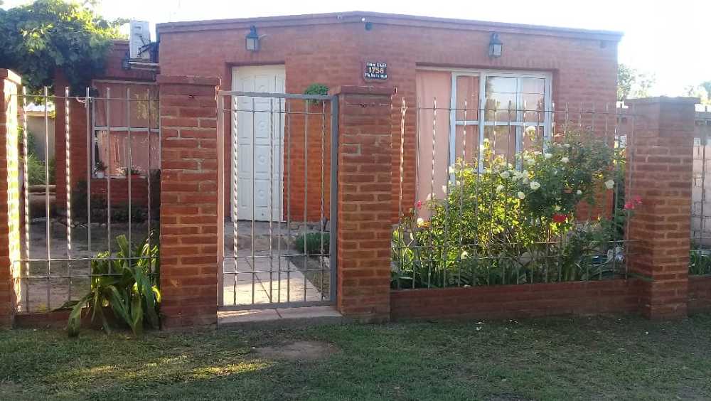 En Mina Clavero, Casa en Temporario · dueño directo · 2 dorm · 2 cocheras · 300 m² de lote - Imagen 2