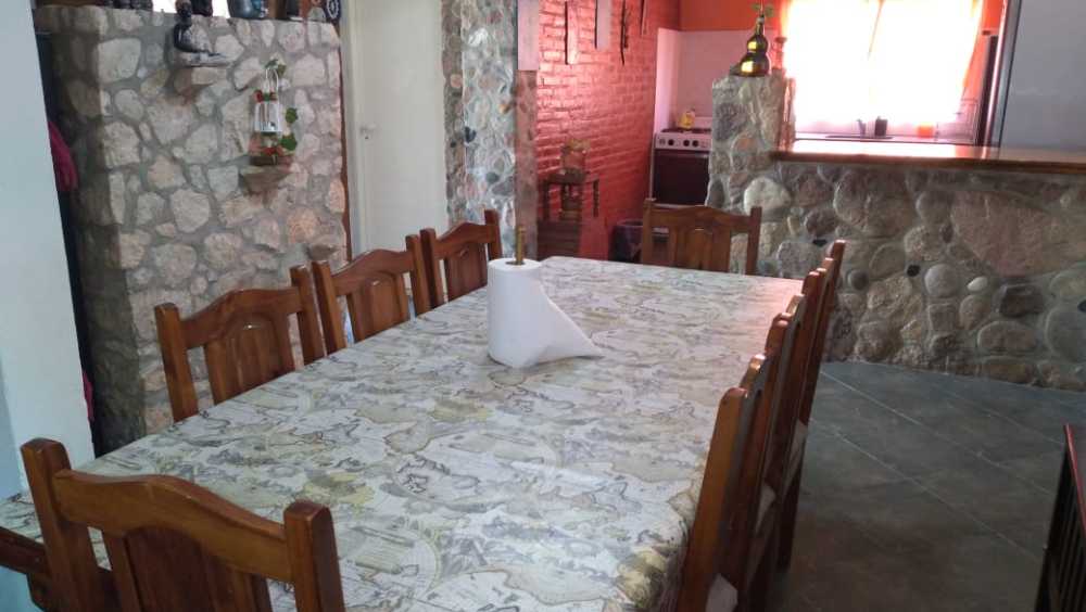 En Mina Clavero, Casa en Temporario · dueño directo · 2 dorm · 2 cocheras · 300 m² de lote - Imagen 3