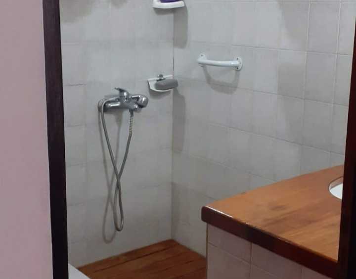 Excelente Casa en San Martín de los Andes en Temporario · barrio privado · dueño directo · 1 dorm · 2 cocheras - Imagen 3