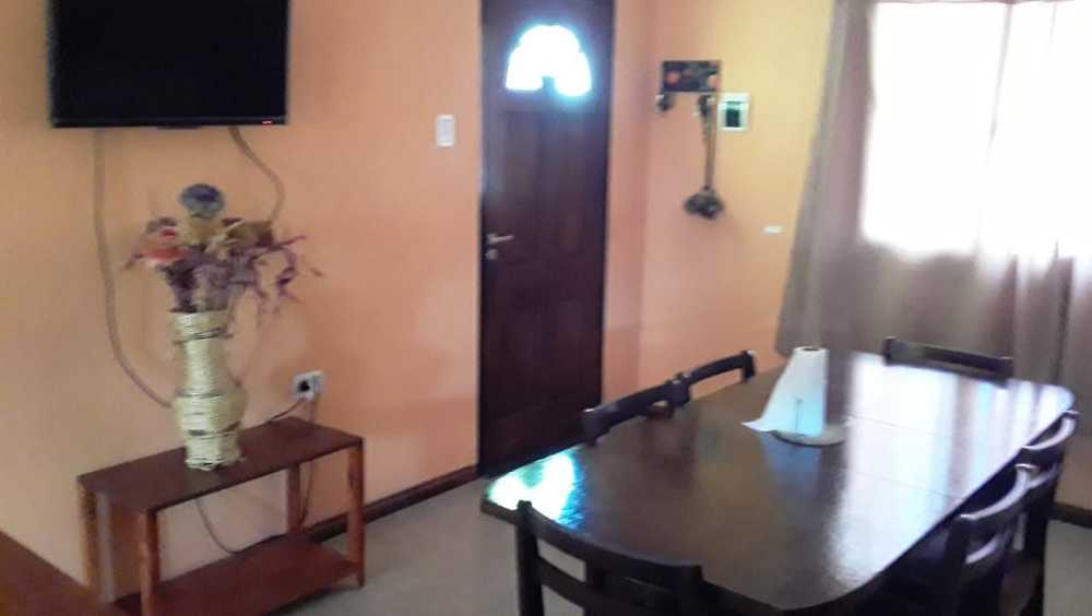 Casa única en Cosquin en Temporario · dueño directo · 2 dorm · 2 cocheras · 80 m² de lote - Imagen 3
