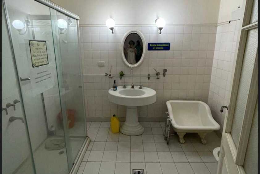 Vendo Propiedad Excelente Ubicacin--- - Casa en Venta en Río Cuarto con 4 dorm. - imagen 3