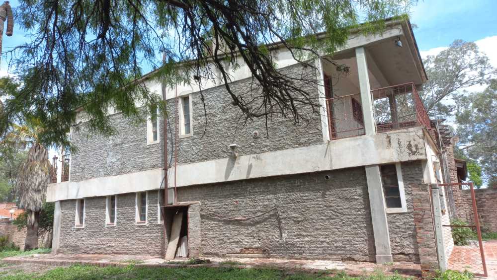 VENDO TERRENO CON CASA CONSTRUIDA, EXCELENTE UBICACION! - Imagen 3