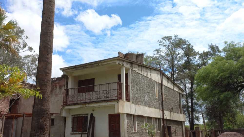 VENDO TERRENO CON CASA CONSTRUIDA, EXCELENTE UBICACION! - Imagen 5