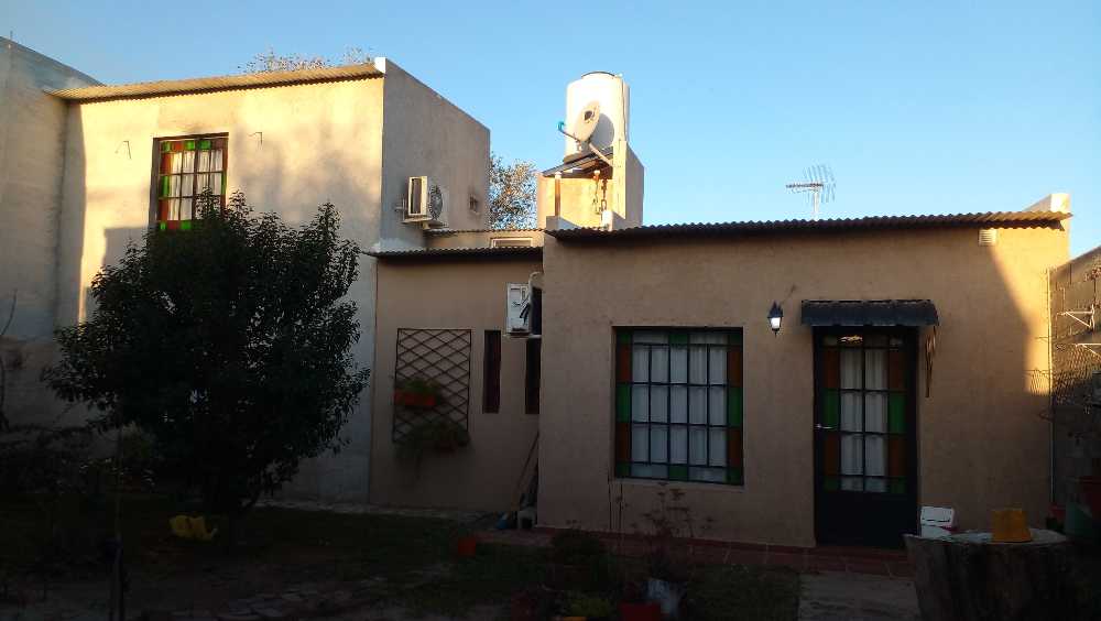 Galpón disponible en Córdoba · dueño directo · 5 cocheras · 330 m² de lote - Imagen 4