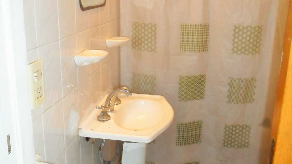 Liquido 2 Casas Al Precio De 1 !! Excelente Casas Familiares Totalmente Amobladas En Valentn Alsina - Casa en Venta en Lanus con 3 dorm., 6 amb., 130 m2 cubiertos y 230 m2 totales - imagen 15