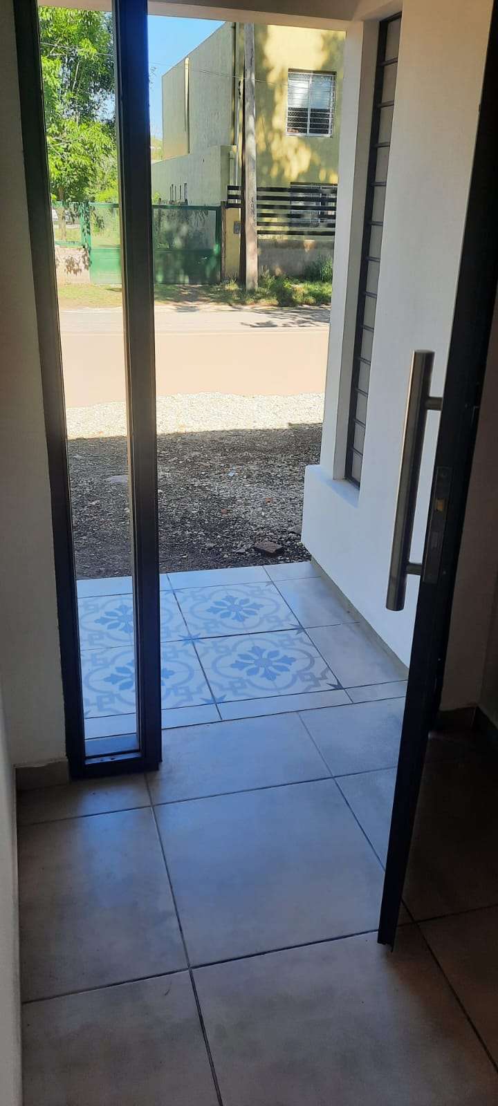 Casa única en Mendiolaza en Venta · dueño directo · 2 dorm · 4 ambientes · 525 m² de lote - Imagen 4