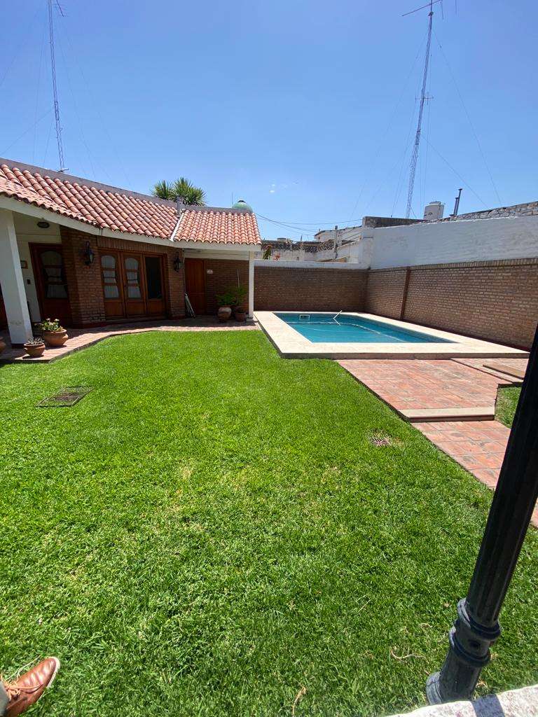 Vendo Casa En Sector Macrocentro - Casa en Venta en Río Cuarto con 3 dorm. - imagen 3