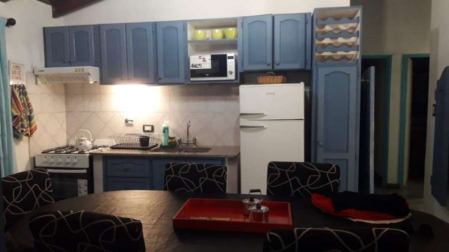 Comprar Casa en Villa Rumipal · dueño directo · 4 o más dorm · 6 ambientes · 2 cocheras - Imagen 4