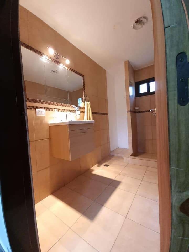 Casa en Mina Clavero para en Venta · dueño directo · 3 dorm · cochera · 7 m² de lote - Imagen 3