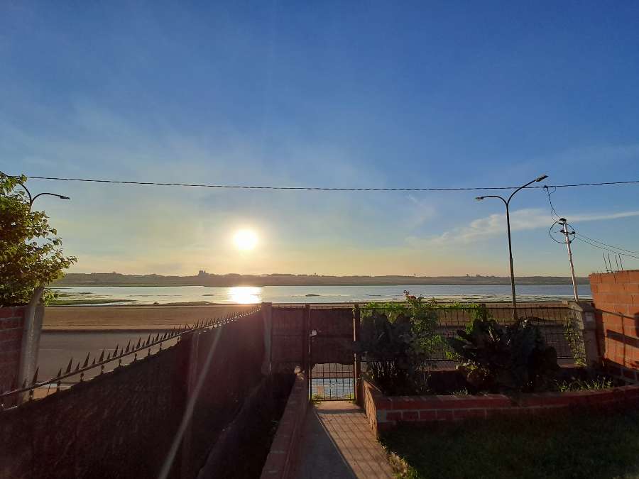 Comprar Casa en Posadas · dueño directo · 1 dorm · 3 cocheras · 240 m² de lote - Imagen 2
