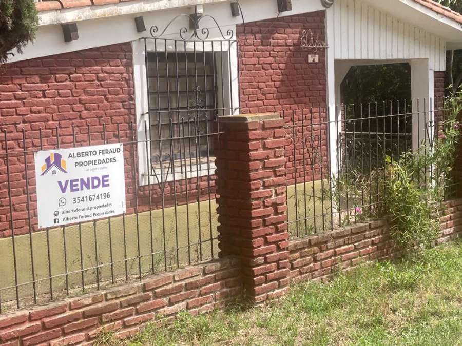 SE VENDE CASA A REFACCIONAR MAS 4 TERRENOS CON SALIDA AL ARROYO EN TANTI - Imagen 1