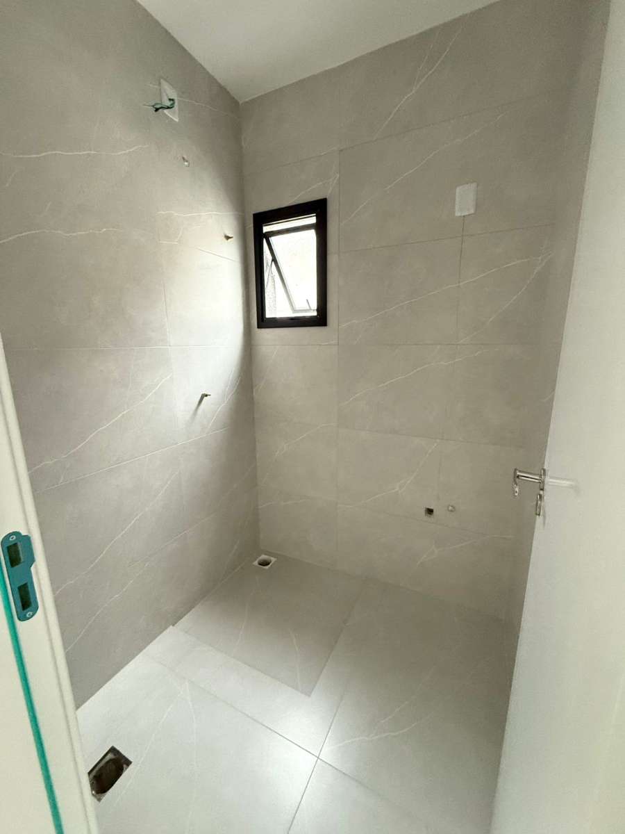 Casa1 Con 3 Dorm A 5min Mar Ingleses-florianpolis-brazil - Casa en Venta en Brasil con 3 dorm., 4 amb., 89 m2 cubiertos y 133 m2 totales - imagen 4
