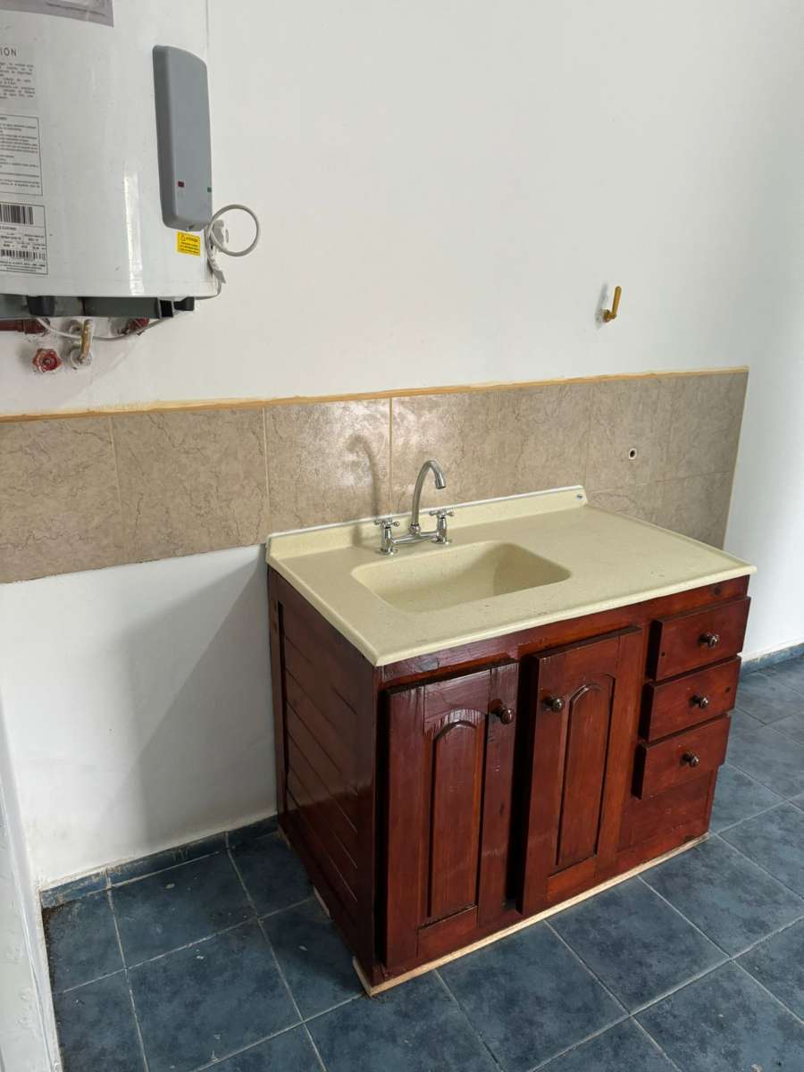 Excelente Local Comercial - Local en Alquiler en La Calera con 30 m2 cubiertos - imagen 3