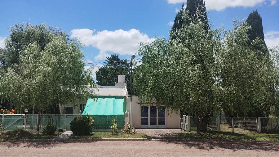 Casa única en Ferre en Venta · dueño directo · 3 dorm · cochera · 960 m² de lote - Imagen 1