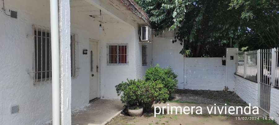 Excelente Oportunidad Dos Casas Al Precio De Una - Casa en Venta en Almirante Brown con 4 dorm., 6 amb., 180 m2 cubiertos y 380 m2 totales - imagen 3