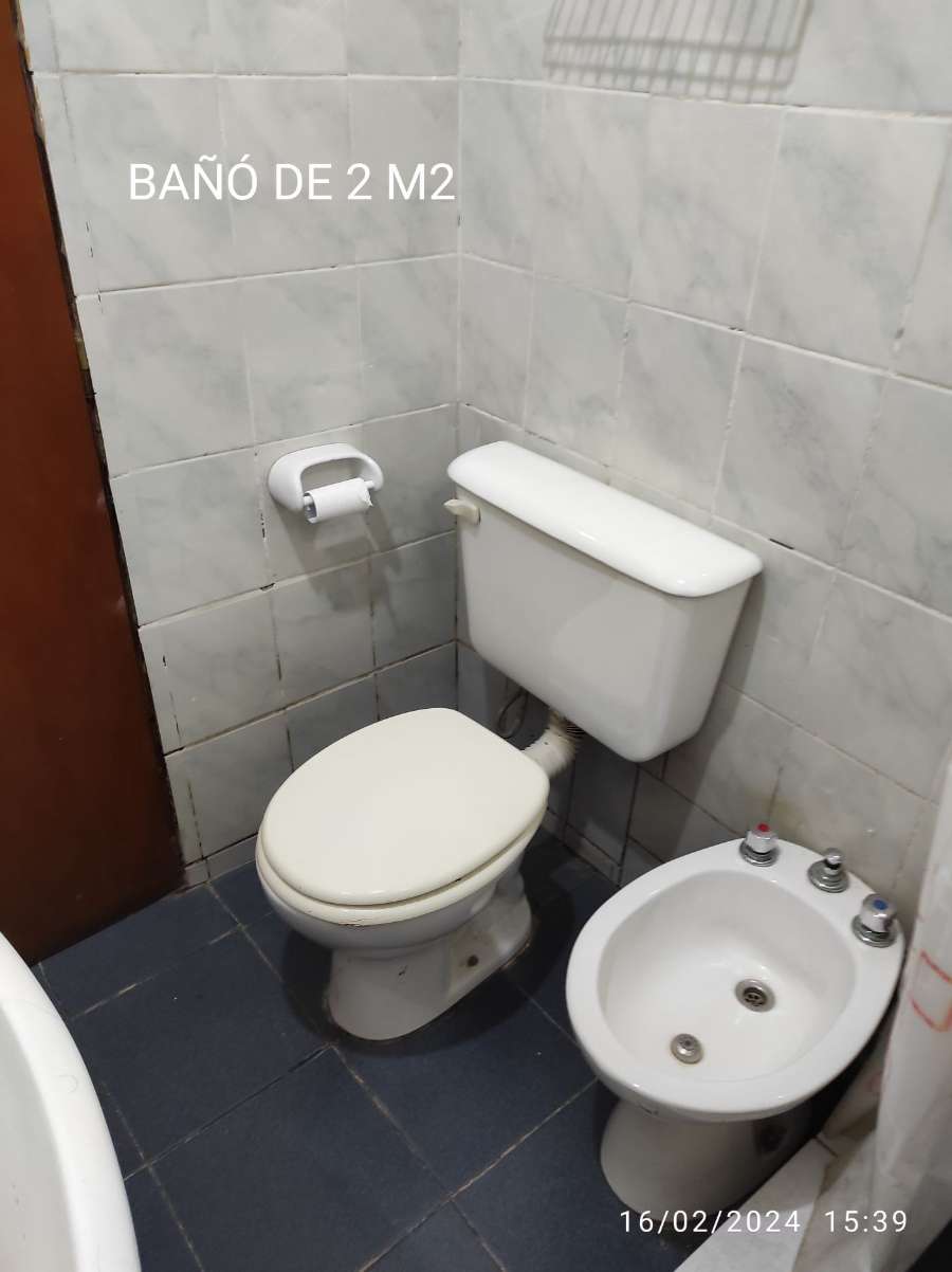 Excelente Oportunidad Dos Casas Al Precio De Una - Casa en Venta en Almirante Brown con 4 dorm., 6 amb., 180 m2 cubiertos y 380 m2 totales - imagen 14
