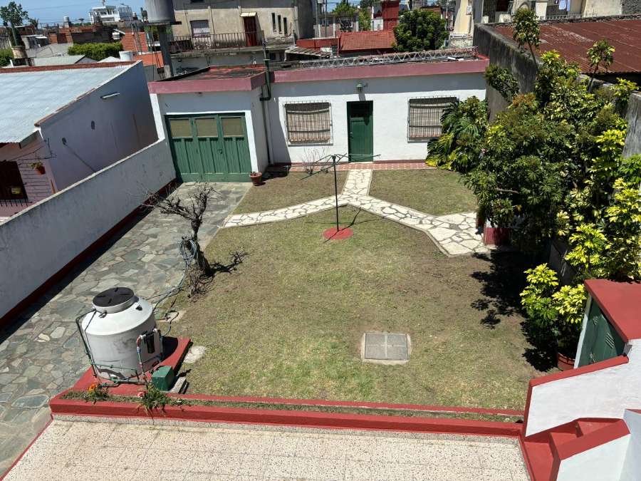 Reservado Una Casa Para Toda La Vida - Casa en Venta en Villa Dominico con 3 dorm., 5 amb., 106 m2 cubiertos y 350 m2 totales - imagen 2