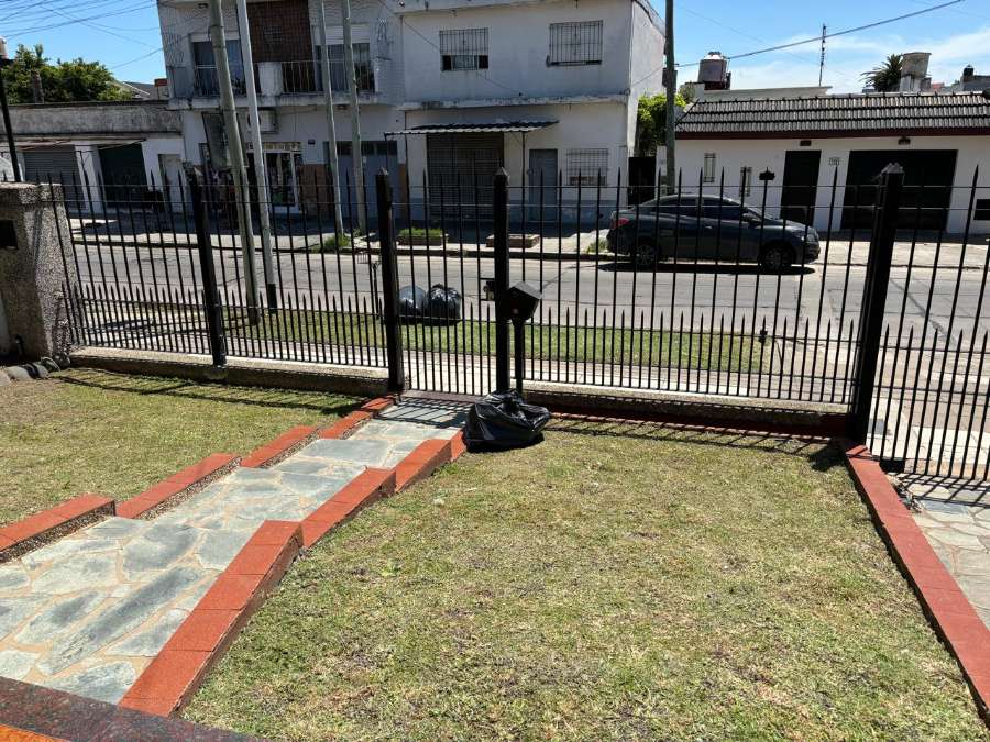 Reservado Una Casa Para Toda La Vida - Casa en Venta en Villa Dominico con 3 dorm., 5 amb., 106 m2 cubiertos y 350 m2 totales - imagen 4
