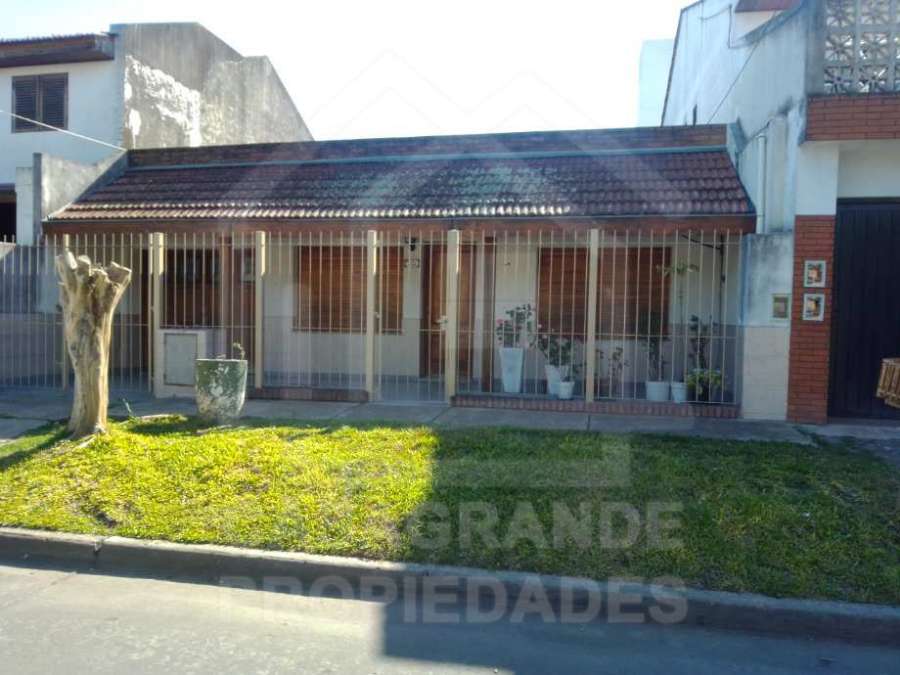 Gdor. D´amico 2143, El Palomar