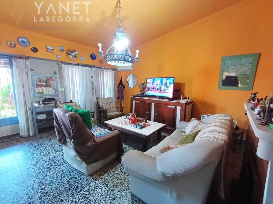 Chalet A Metros Del Mar - Zona Centro Mar Del Tuyu Quincho Y Depto - Casa en Venta en Mar del Tuyu con 2 dorm., 3 amb., 170 m2 cubiertos y 290 m2 totales - imagen 5