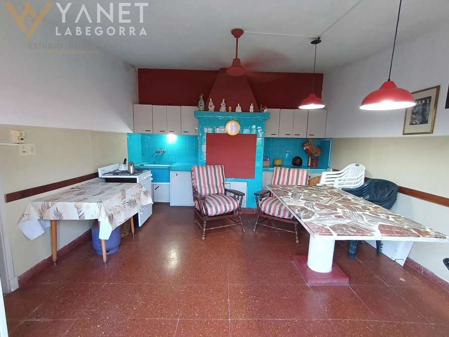 Chalet A Metros Del Mar - Zona Centro Mar Del Tuyu Quincho Y Depto - Casa en Venta en Mar del Tuyu con 2 dorm., 3 amb., 170 m2 cubiertos y 290 m2 totales - imagen 10
