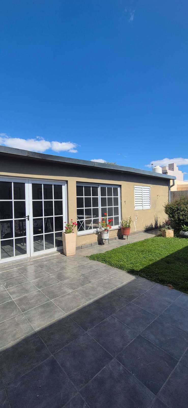 Casa En Venta En Ro Cuarto, Crdoba, Con 3 Dormitorios Y Garage - Casa en Venta en Río Cuarto con 3 dorm. - imagen 2