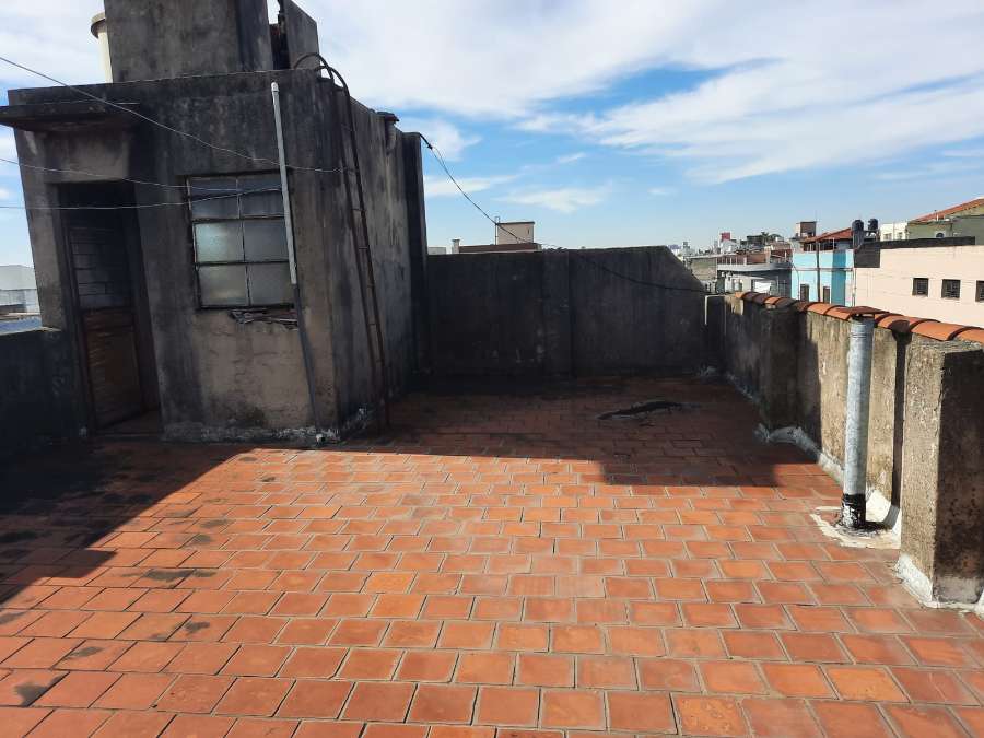 Casa en venta en Lanús Oeste, Buenos Aires, con 2 dormitorios y 274 m² - Imagen 1