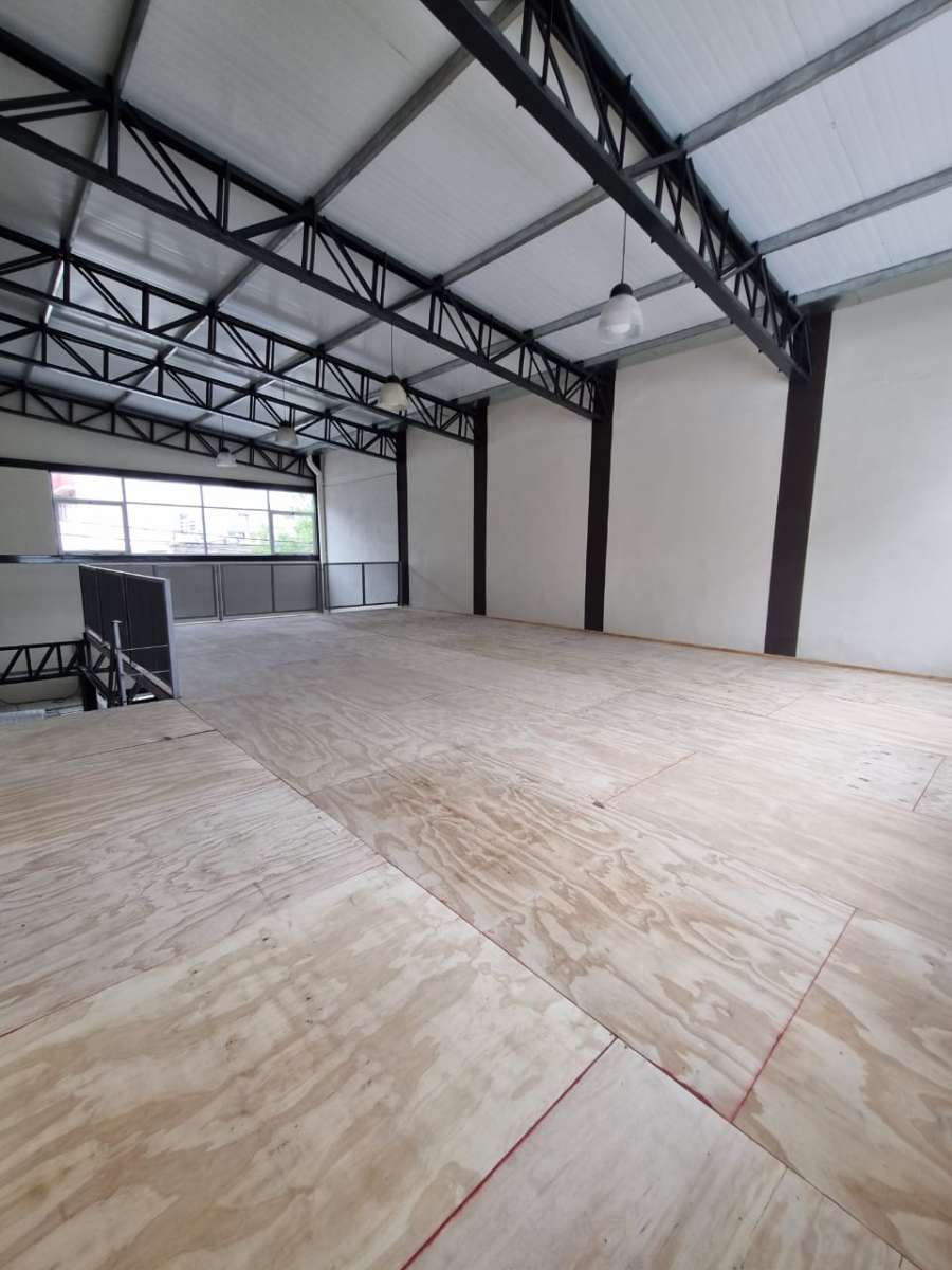 Local en venta en Rosario, Santa Fe, 250 m² con patio y 2 baños - Imagen 5