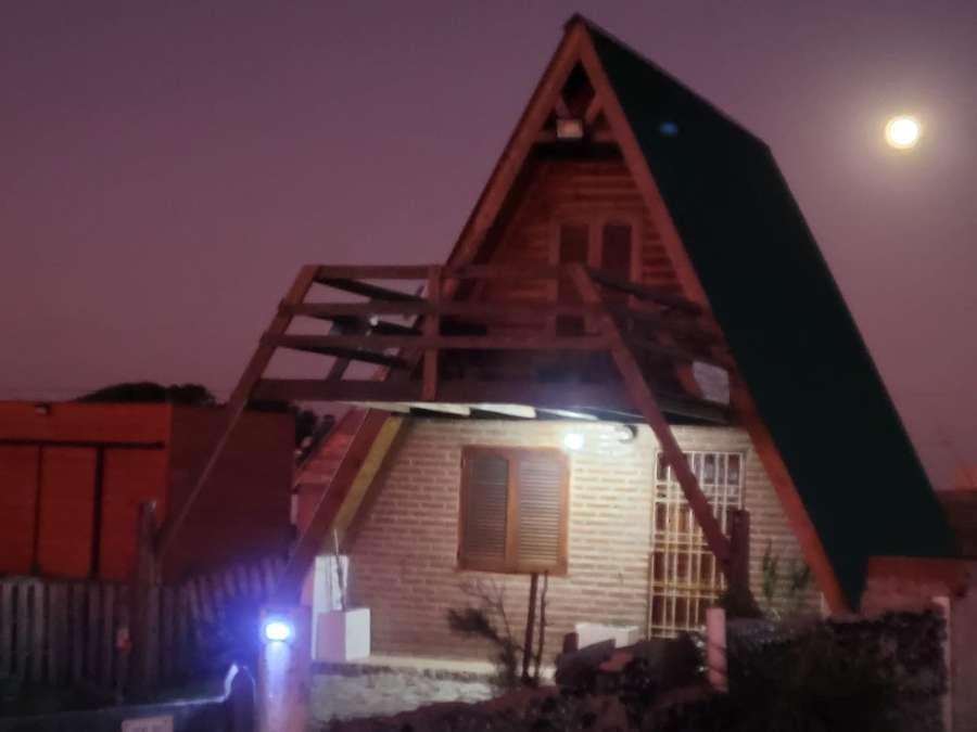 Excelente Casa en Necochea en Temporario · dueño directo · 2 dorm · cochera · 40 m² de lote - Imagen 1