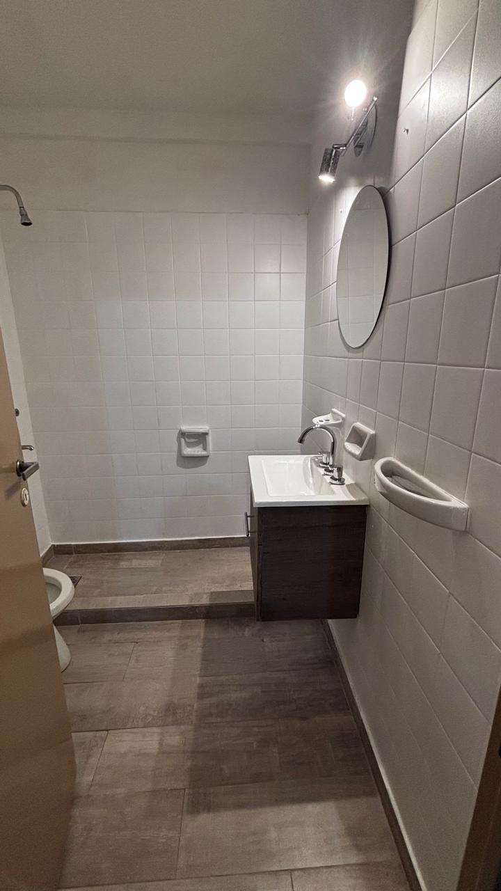 En San Miguel, Casa en Venta · barrio con seguridad · dueño directo · 2 dorm · 60 m² de lote - Imagen 3