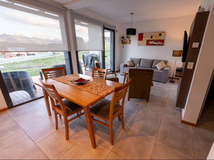 Casa disponible en San Martín de los Andes · barrio privado · dueño directo · 1 dorm · cochera - Imagen 3