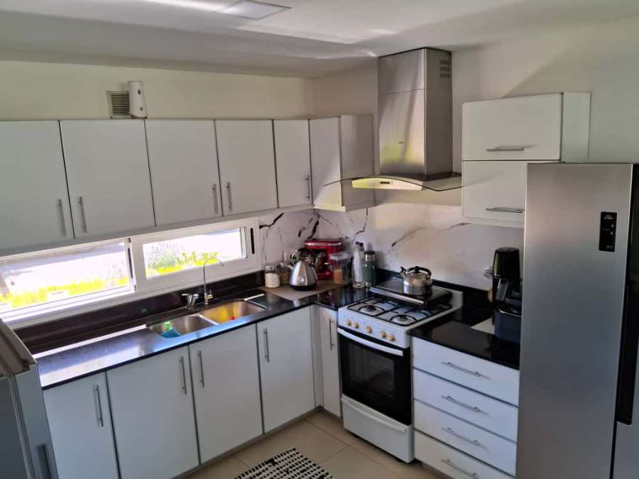 Casa En Venta En Santa Elena, Pilar, Con 3 Dormitorios Y Pileta - Casa en Venta en Pilar con 3 dorm., 5 amb., 141 m2 cubiertos y 592 m2 totales - imagen 5